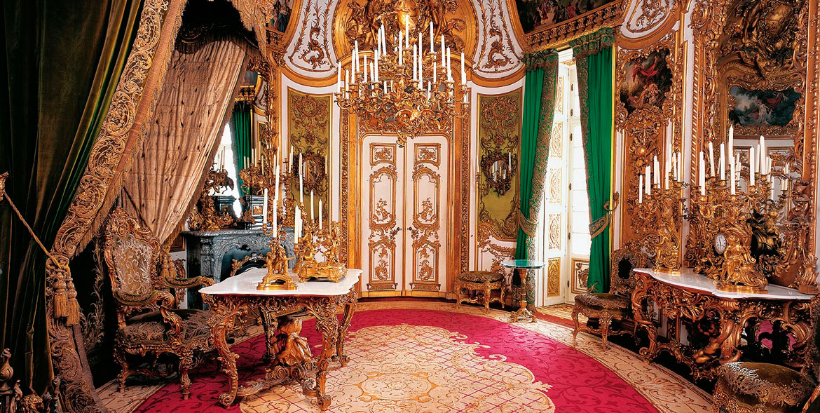 роскошная дворцовая спальня